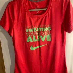 Nike Pink Short Sleeve Graphic Tee Size Small